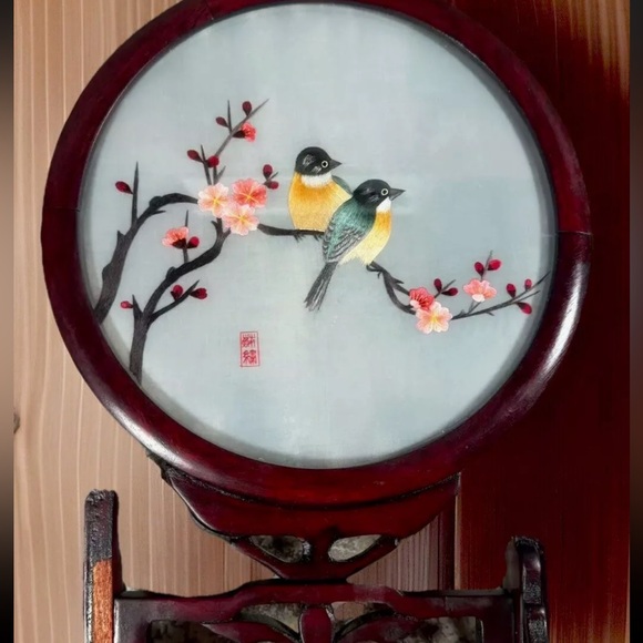 EMBROIDERED SILK SCREEN Round 2 Sided 9" Love Birds Redwood Swivel Stand READ!! - Picture 1 of 12